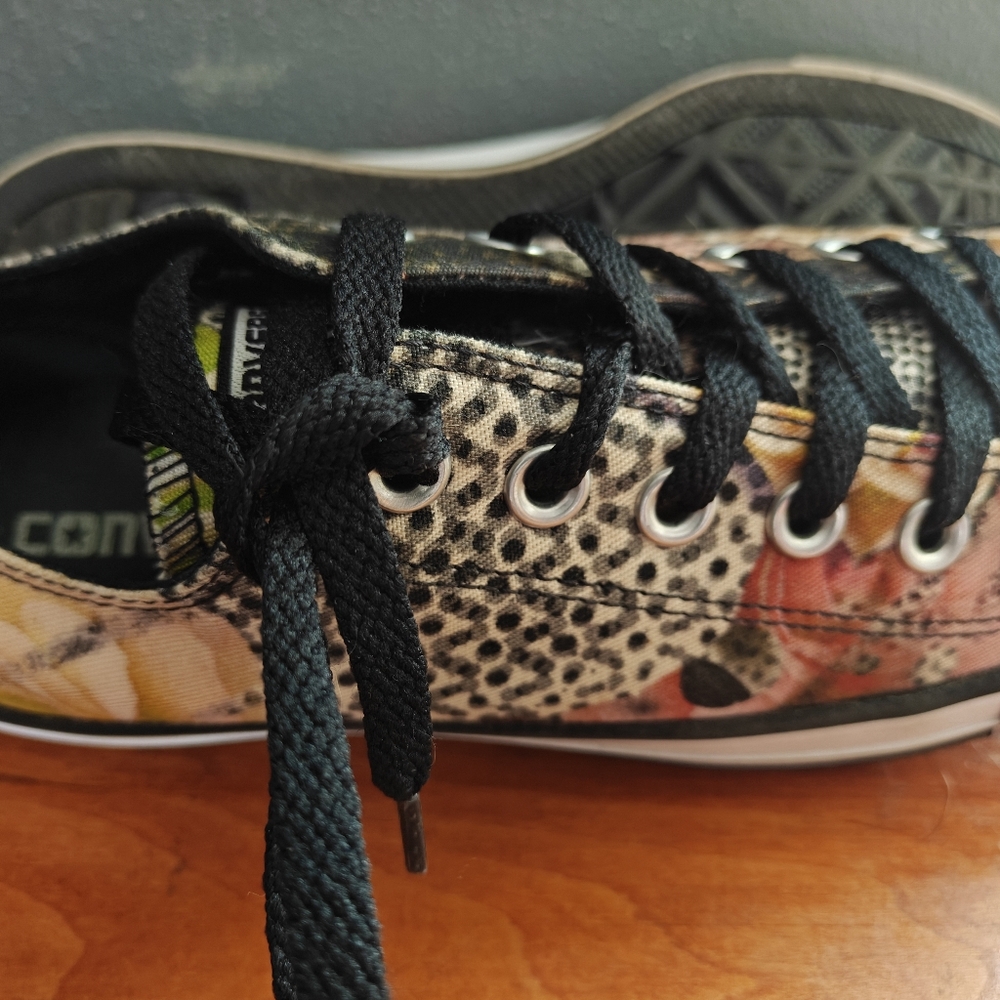 Converse Chuck Taylor Ox Sneakers 7.5 - Picture 4 of 6